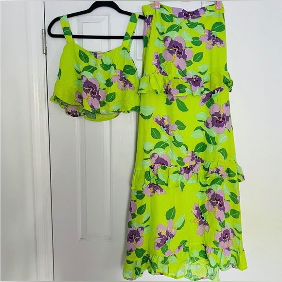 Dresses & Skirts - Beautiful set